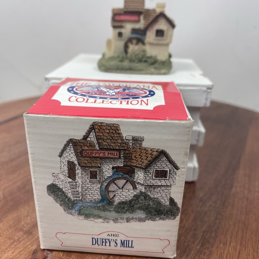 Duffy's Mill Americana Collection Figurine